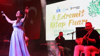 Edremit Belediyesi tarafından düzenlenen 8. Edremit Kitap Fuarı, ikinci gününde