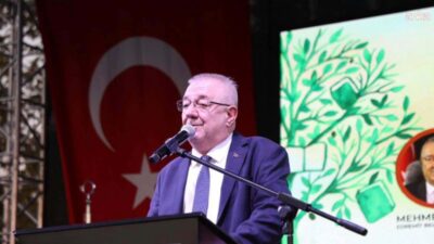 Edremit Belediyesi tarafından “Ölmez Ağacın Gölgesinde Kitap” temasıyla düzenlenen 8’inci Edremit