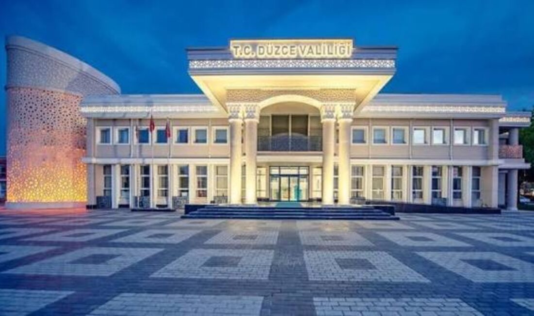 Düzce'nin Akçakoca ilçesinde bir fındık bahçesine düşen cismin İHA olabileceği