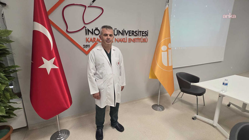 İnönü Üniversitesi Karaciğer Nakli Enstitüsü doktorlarından Prof. Dr. Adil Başkıran,