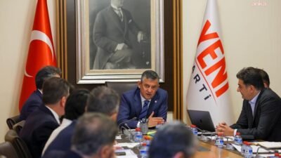 YENİ Parti Genel Başkanı Özgür Özel ve beraberindeki milletvekilleri, şehit