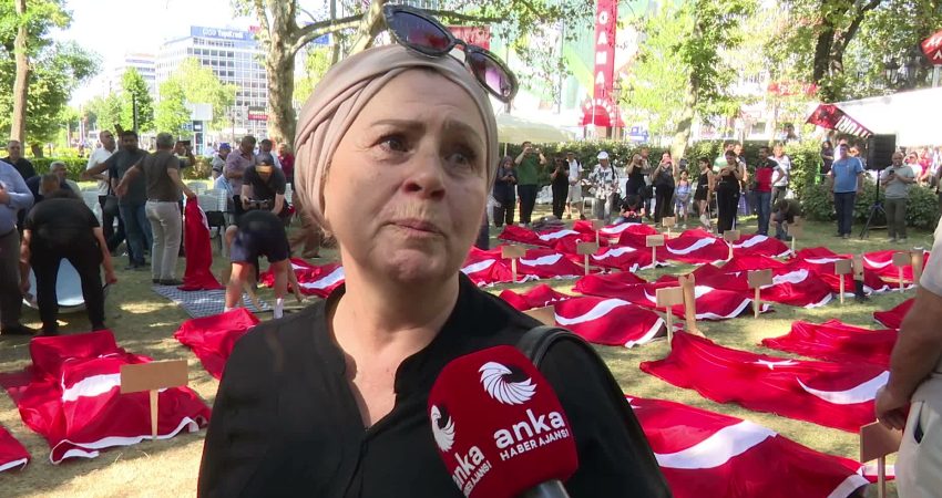 Er şehit yakınları ve er gazilerin, Güvenpark’ta sürdürdüğü oturma eylemi