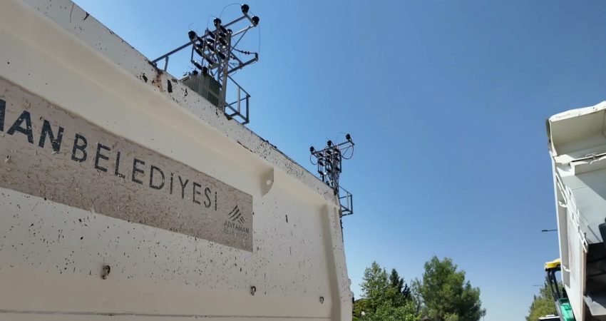 Adıyaman Belediyesi, yeni eğitim öğretim yılı öncesinde okullar bölgesindeki sıcak