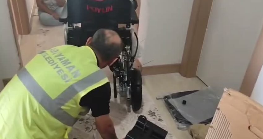 Adıyaman Belediyesi, özel gereksinimli Nehir Küçüközer'in akülü tekerlekli sandalye talebine