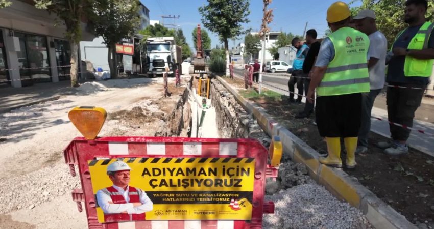 Adıyaman Belediyesi, bir ay önce Mimar Sinan Mahallesi’nde başlattığı kanalizasyon