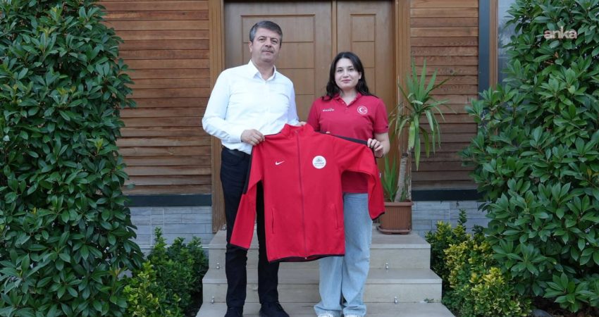 Adıyaman Belediyesporlu Hazal Su Günay, Türkiye’yi İsviçre’de temsil edecek Adıyaman Belediyesi Spor Kulübü’nün başarılı karate sporcusu Hazal Su Günay,