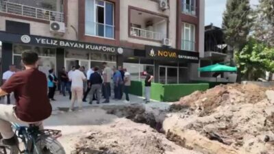 Adıyaman Belediyesi Fen İşleri Müdürlüğü ekipleri, kent genelinde ulaşım konforunu