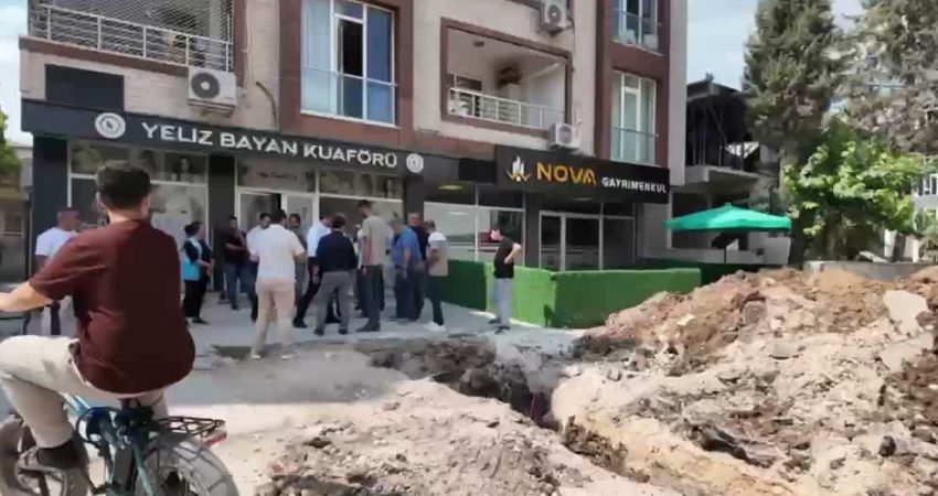 Adıyaman’da asfalt, yama ve parke çalışmaları kent genelinde sürüyor Adıyaman Belediyesi Fen İşleri Müdürlüğü ekipleri, kent genelinde ulaşım konforunu