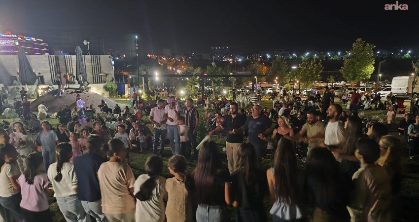 Adıyaman Belediyesi, yaz akşamlarını müzikle buluşturmaya devam ediyor. Kültür ve