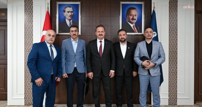 Ağıralioğlu, Orta Asya Özbek Türkleri Derneği Başkanı Abdulhadi’yi kabul etti Anahtar Parti Genel Başkanı Yavuz Ağıralioğlu, Orta Asya Özbek Türkleri Derneği