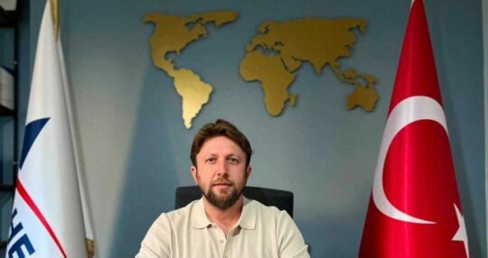 AHESEN Genel Başkanı Kandemir’den ASM’lerde yeni düzenlemeye tepki: “Binlerce sağlık çalışanının işsiz kalması riskiyle karşı karşıya kalabiliriz” Aile Hekimliği Çalışanları Sendikası (AHESEN) Genel Başkanı Dr. Ahmet Kandemir,