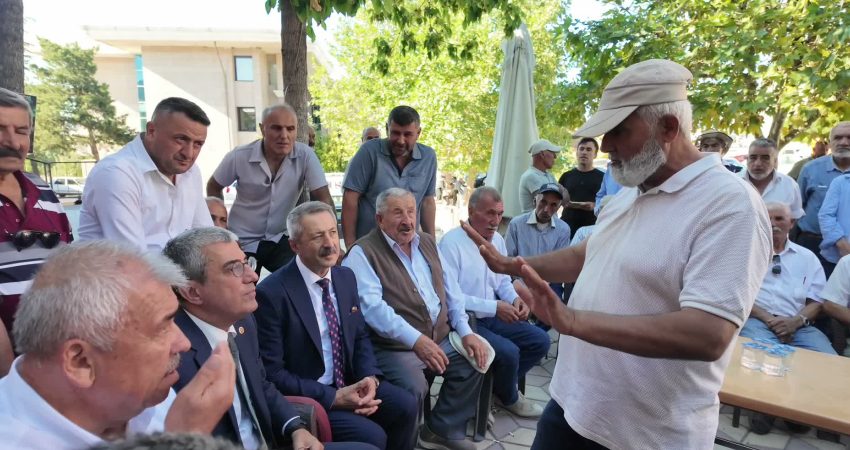 AK Partili seçmen YENİ Partili Günaydın’a dert yandı: 20 bin lirayla bir insan geçinebilir mi YENİ Parti Grup Başkanvekili Gökhan Günaydın, Yozgat’ın Aydıncık ilçesinde vatandaşlarla