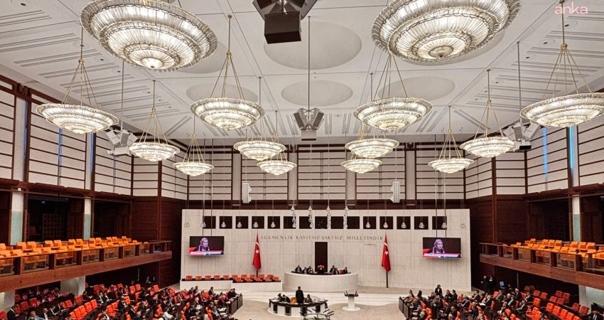 TBMM Genel Kurulu'nda AK Parti'nin Meclis'in çalışma takvimi ve saatlerinin