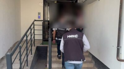 Aksaray’da uyuşturucuyu yutarak midelerinde gizleyen şüphelilere yönelik iki operasyonda toplam