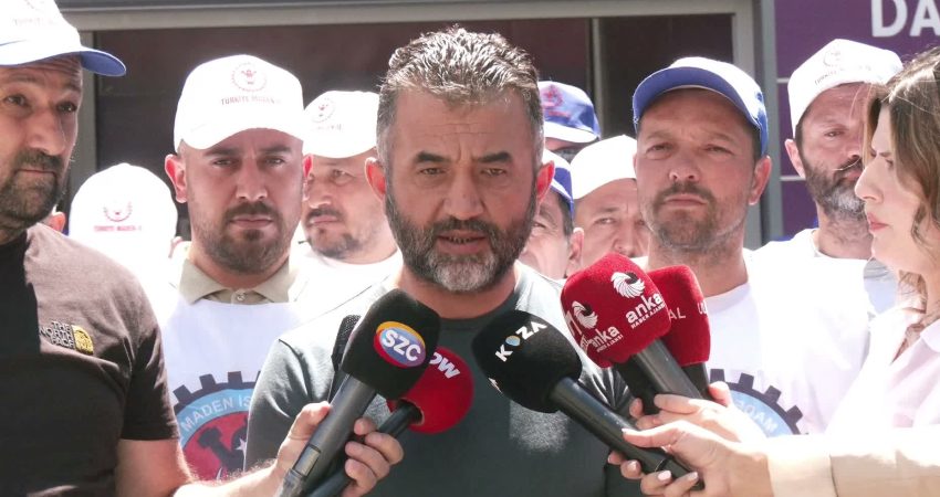 Eskişehir'de Yıldızlar SSS Holding bünyesinde faaliyet gösteren Doruk Madencilik işçileri,