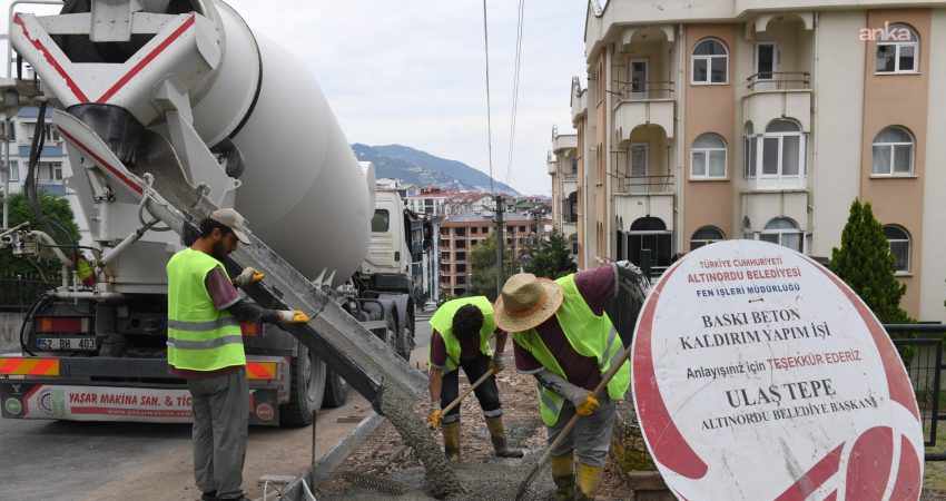 Altınordu Belediyesi, kent merkezinde yaya ulaşımını daha güvenli ve konforlu