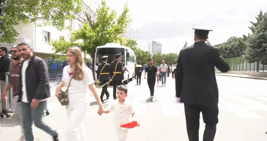 30 Ağustos Zafer Bayramı dolayısıyla Anıtkabir, farklı yaş gruplarından vatandaşların