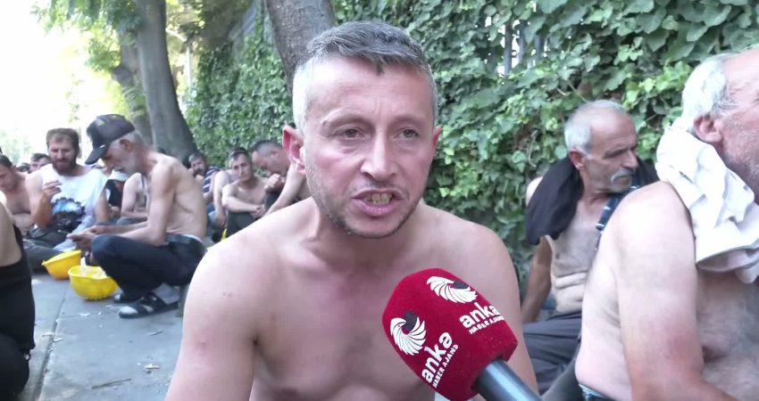 Ankara’da madencilerin eylemi sürüyor: “Sebahattin Yıldız bu devletten veya Cumhurbaşkanı’ndan büyük mü?” Enerji ve Tabii Kaynaklar Bakanlığı önündeki eylemlerini sürdüren Bağımsız Maden
