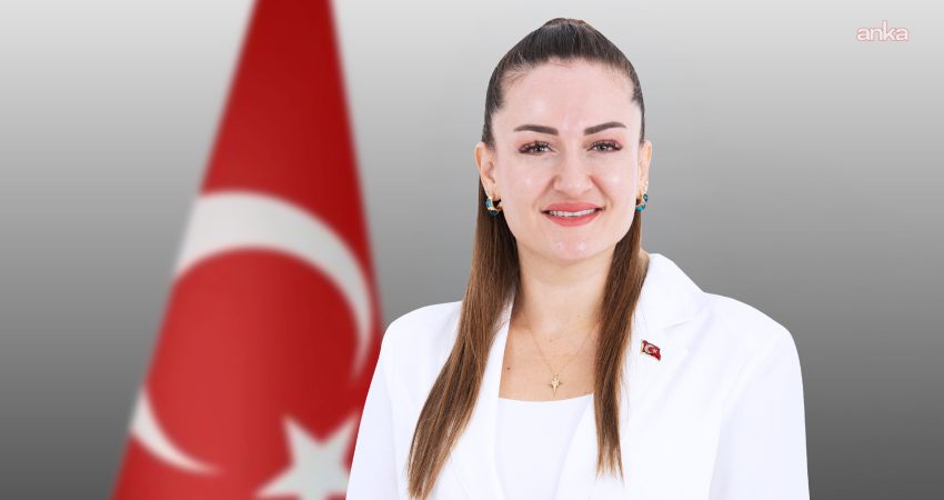 Antalya Büyükşehir Belediye Başkan Vekili Özdemir: “30 Ağustos Cumhuriyet’e uzanan büyük yürüyüşünün dönüm noktasıdır” Antalya Büyükşehir Belediye Başkan Vekili Büşra Özdemir, "30 Ağustos; yalnızca
