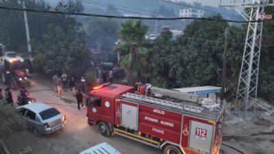 Antalya Büyükşehir Belediyesi itfaiye ekipleri, Muğla’nın Seydikemer ilçesinde başlayan ve