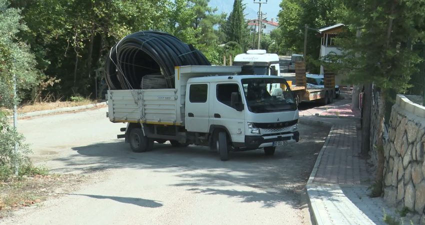 Antalya Büyükşehir Belediyesi, tarımsal üretimi destekleyen projeleriyle üreticilerin yanında olmaya