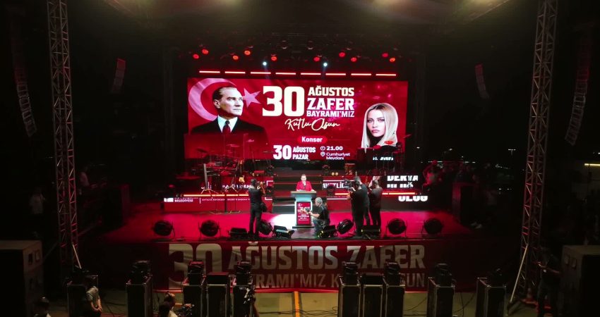 30 Ağustos Zafer Bayramı, Antalya’da büyük bir coşkuyla kutlandı. Binlerce