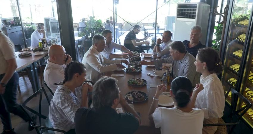 Antalya’nın lezzet duraklarına “Gold Town” güvencesi Muratpaşa Belediyesi’nin Antalya’da gıda güvenliği ve hijyen standartlarını yükseltmek amacıyla