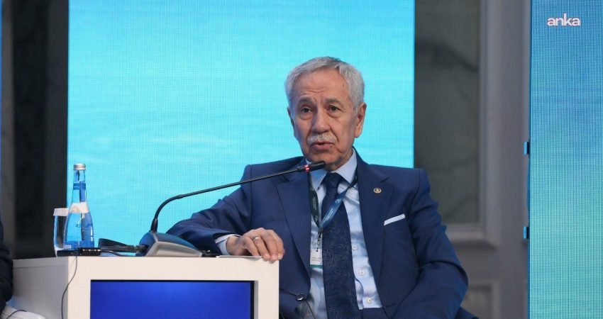 Eski TBMM Başkanı Bülent Arınç, Ahmet Davutoğlu'nun partisini kapatmasına ilişkin