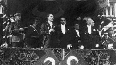 Türkiye’yi yönetenler iç politikada da dış politikada da ateşle oynamaktadırlar