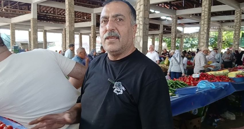Aydın'ın Karacasu ilçesinde salçalık domates ve biber sezonu devam ederken,