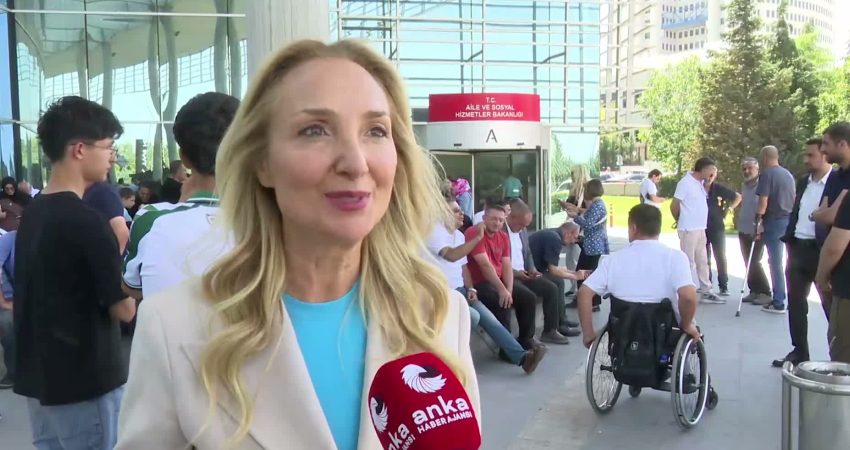 Eski CHP Ankara Milletvekili Aylin Nazlıaka, Aile ve Sosyal Hizmetler Bakanı Mahinur