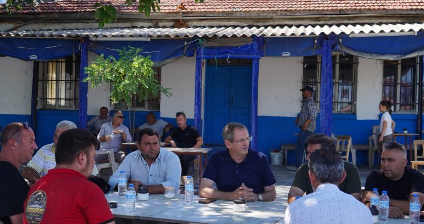 Ayvalık Belediye Başkanı Mesut Ergin, yangından etkilenen Çamoba, Tıfıllar ve