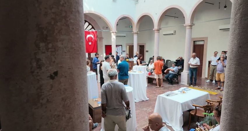 “Ayvalık Üretim ve Kent Tarihi” kitabı, etkinlikle tanıtıldı Ayvalık Belediyesi Kültür Yayınları’nın dördüncü kitabı "Ayvalık Üretim ve Kent