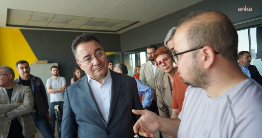 Babacan’dan OSTİM’de teknoloji ve ihracat vurgusu DEVA Partisi Genel Başkanı Ali Babacan, OSTİM'de protez ve ortez
