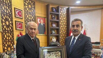 MHP Genel Başkanı Devlet Bahçeli, Türkiye Kamu-Sen Genel Başkanı Önder