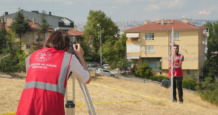 Kültür ve turizm bakanı Mehmet Nuri Ersoy, Bahçelievler-Emek bölgesindeki Frig