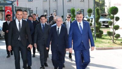 İçişleri Bakanı Mustafa Çiftçi, Türk İdareciler Derneği'ni ziyaret etti.