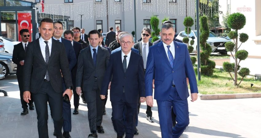 İçişleri Bakanı Mustafa Çiftçi, Türk İdareciler Derneği'ni ziyaret etti.