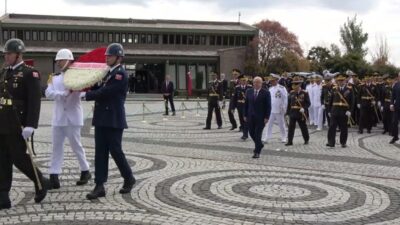 Milli Savunma Bakanı Yaşar Güler, "30 Ağustos 1922 asil milletimizin