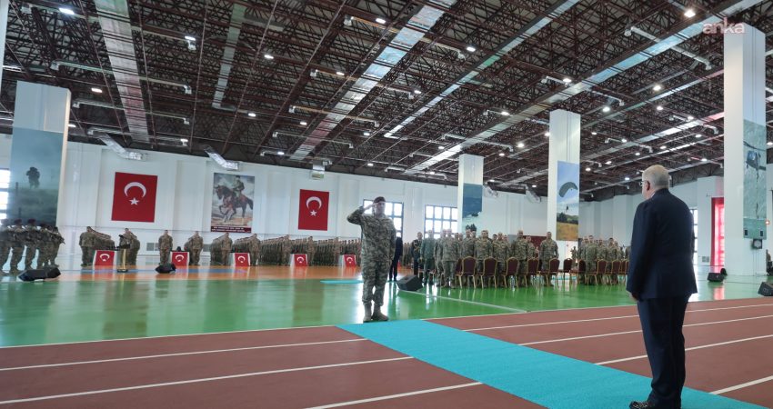 Milli Savunma Bakanı Yaşar Güler, Özel Kuvvetler Komutanlığı'nda inceleme ve