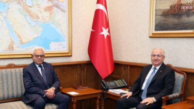 Milli Savunma Bakanı Yaşar Güler, Pakistan'ın Ankara Büyükelçisi Yusuf Cüneyd