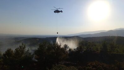 Balıkesir’in Altıeylül ilçesine bağlı Türkali Mahallesi’nde ormanlık alanda çıkan yangın,