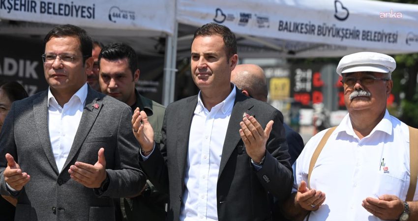 Balıkesir Büyükşehir Belediye Başkanı Ahmet Akın, Sındırgı depreminin birinci yılında