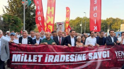 Akşam saatlerinde Çekmeköy'de düzenlenen "Millet İradesine Saygı Yürüyüşü"nde konuşan YENİ