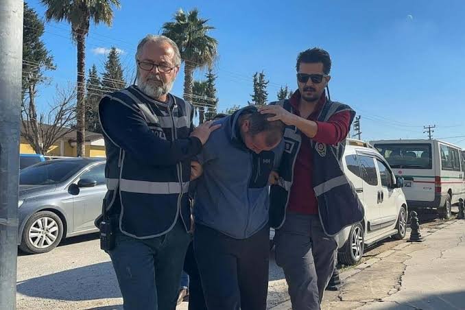Muğla'nın Milas ilçesinde boşanma aşamasındaki eşi Özlem Arslan'ı (39) bıçaklayarak
