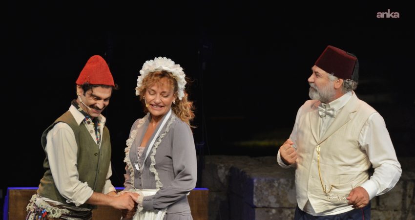 7. Bergama Tiyatro Festivali sona erdi. Bergama’nın tarihi mekanlarında gerçekleştirilen festival