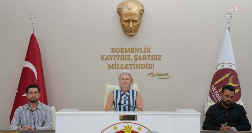 Bilecik Belediye Başkanı Melek Mızrak Subaşı, belediye meclis üyeleriyle birlikte