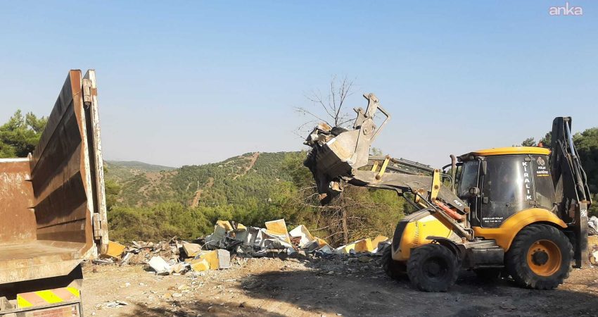 Bilecik Belediyesi Zabıta Müdürlüğü ekipleri, orman sahasına atık döken şahısları