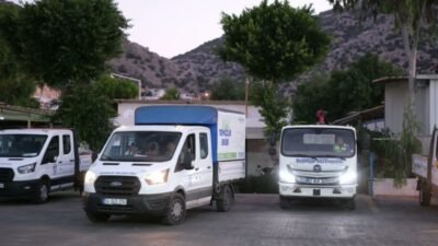 Bodrum Belediyesi Mobil Temizlik Ekibi, her gün sabah saat 05.00'te