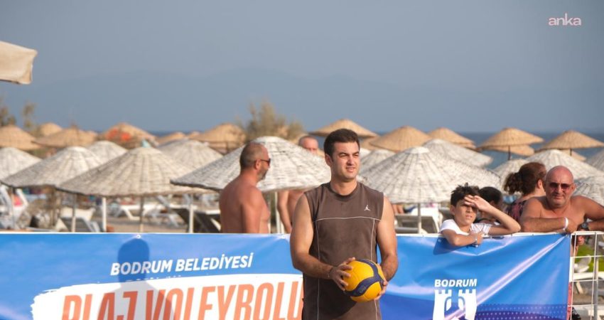 Bodrum Belediyesi'nin düzenlediği Plaj Voleybolu Şenliği, Akyarlar Fenerburnu Halk Plajı’nda